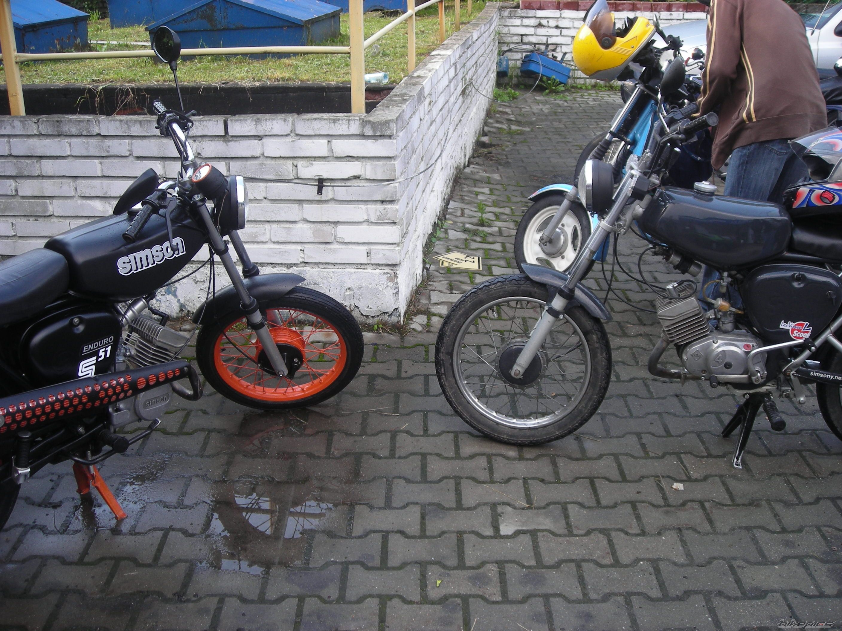 Photo 1367958
