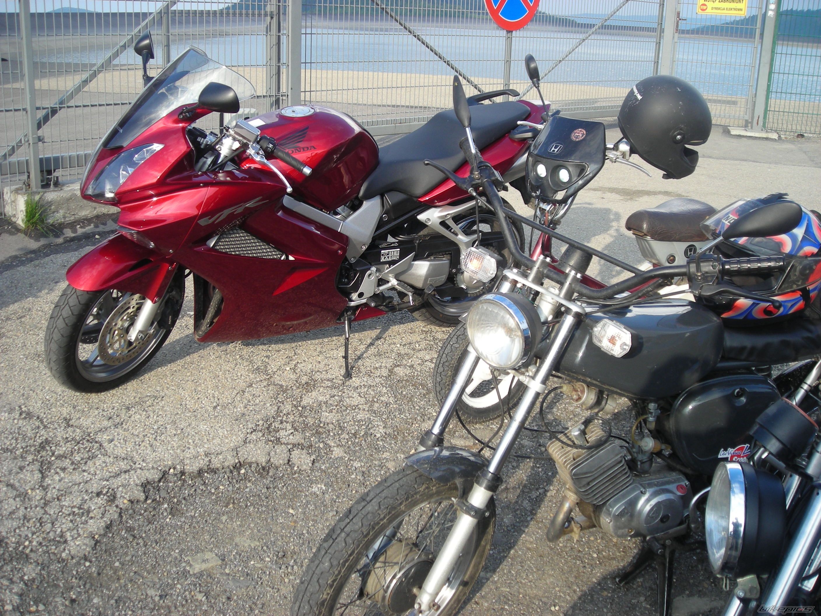 Photo 1367960