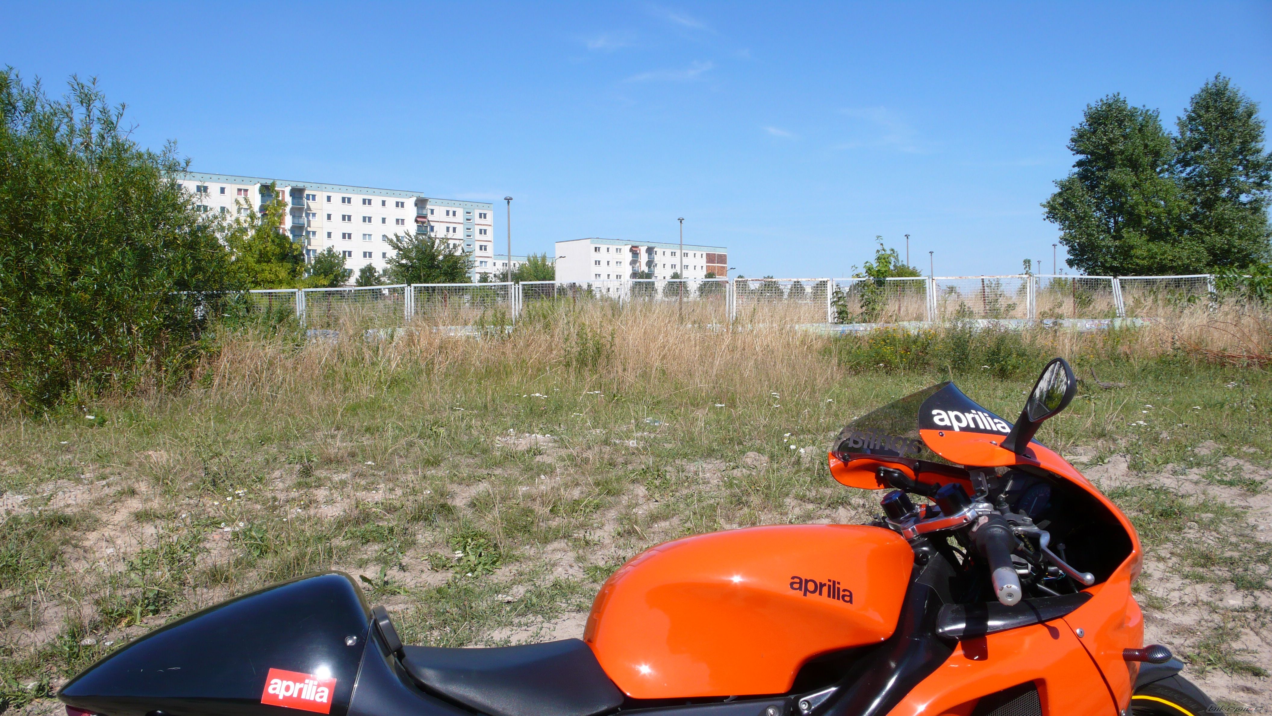 Photo 1368211