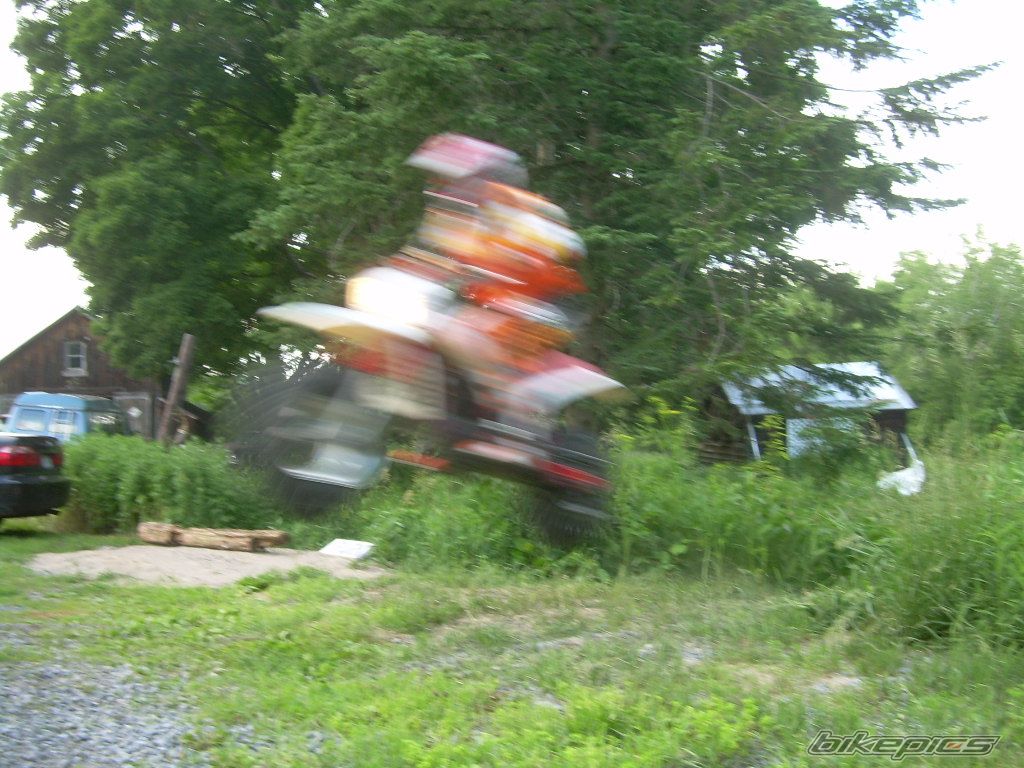 Photo 1368402