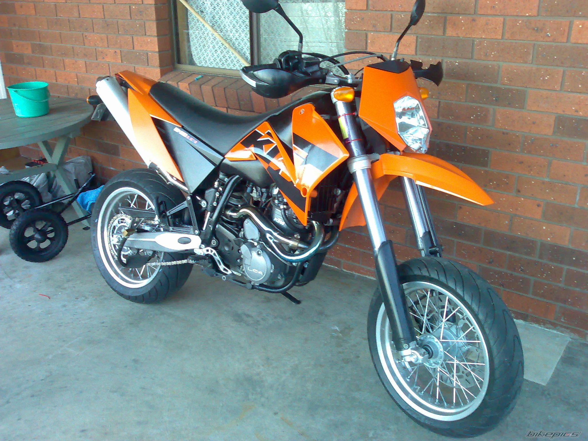 Photo 1368834
