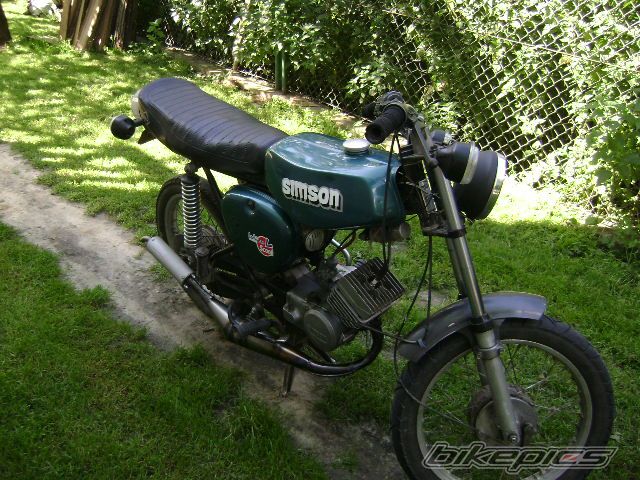 Photo 1368896