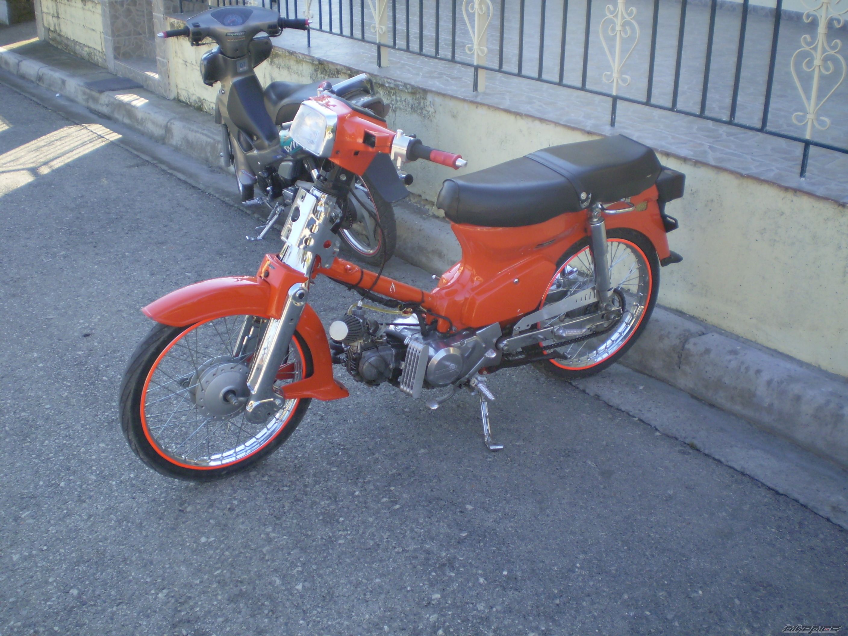 Photo 1368915