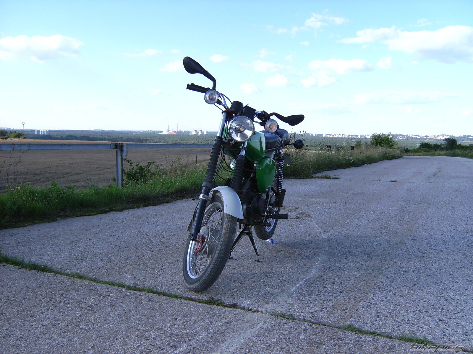 Photo 1368944