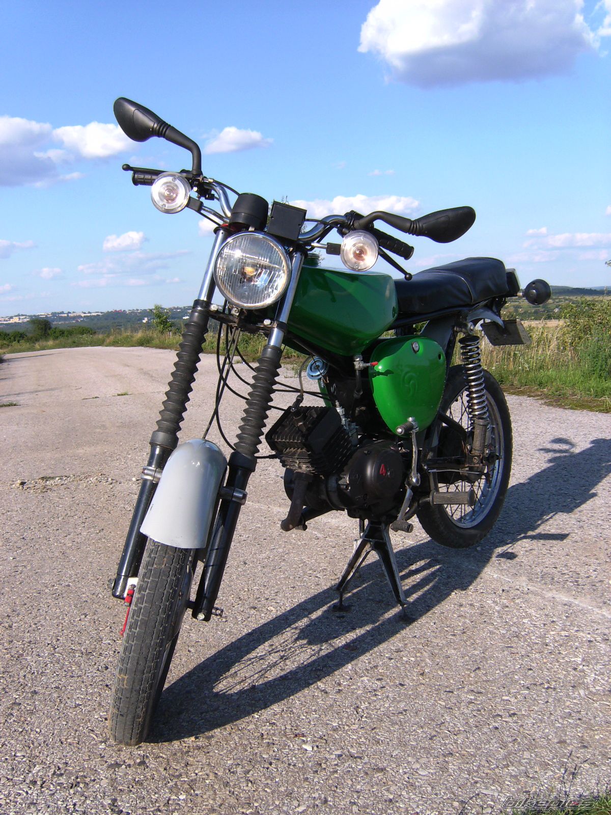 Photo 1368977