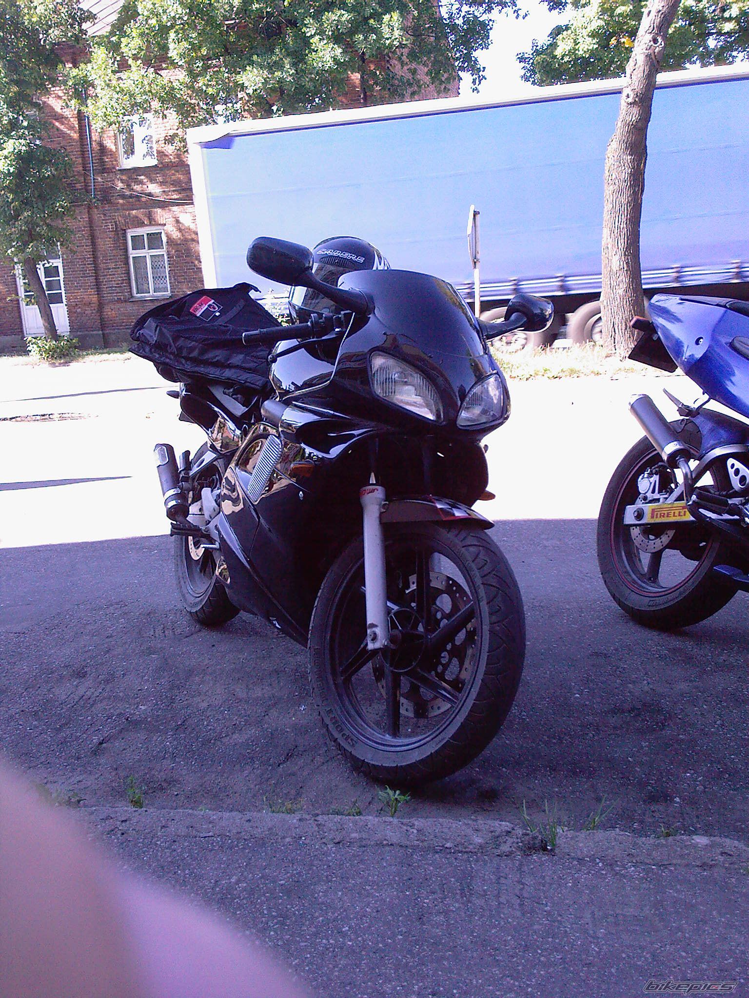Photo 1368997