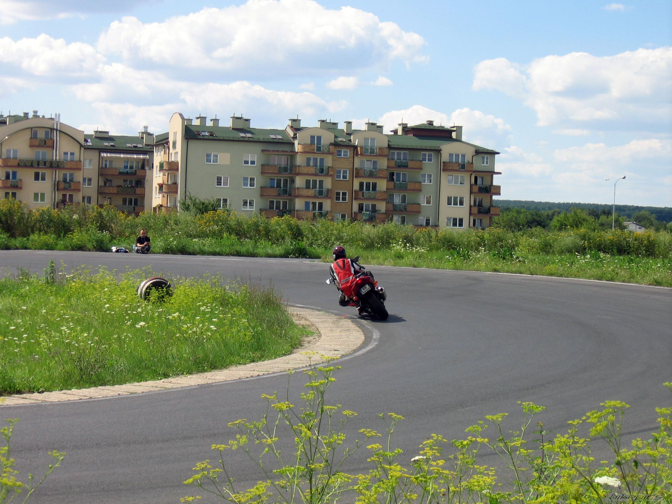 Photo 1369186