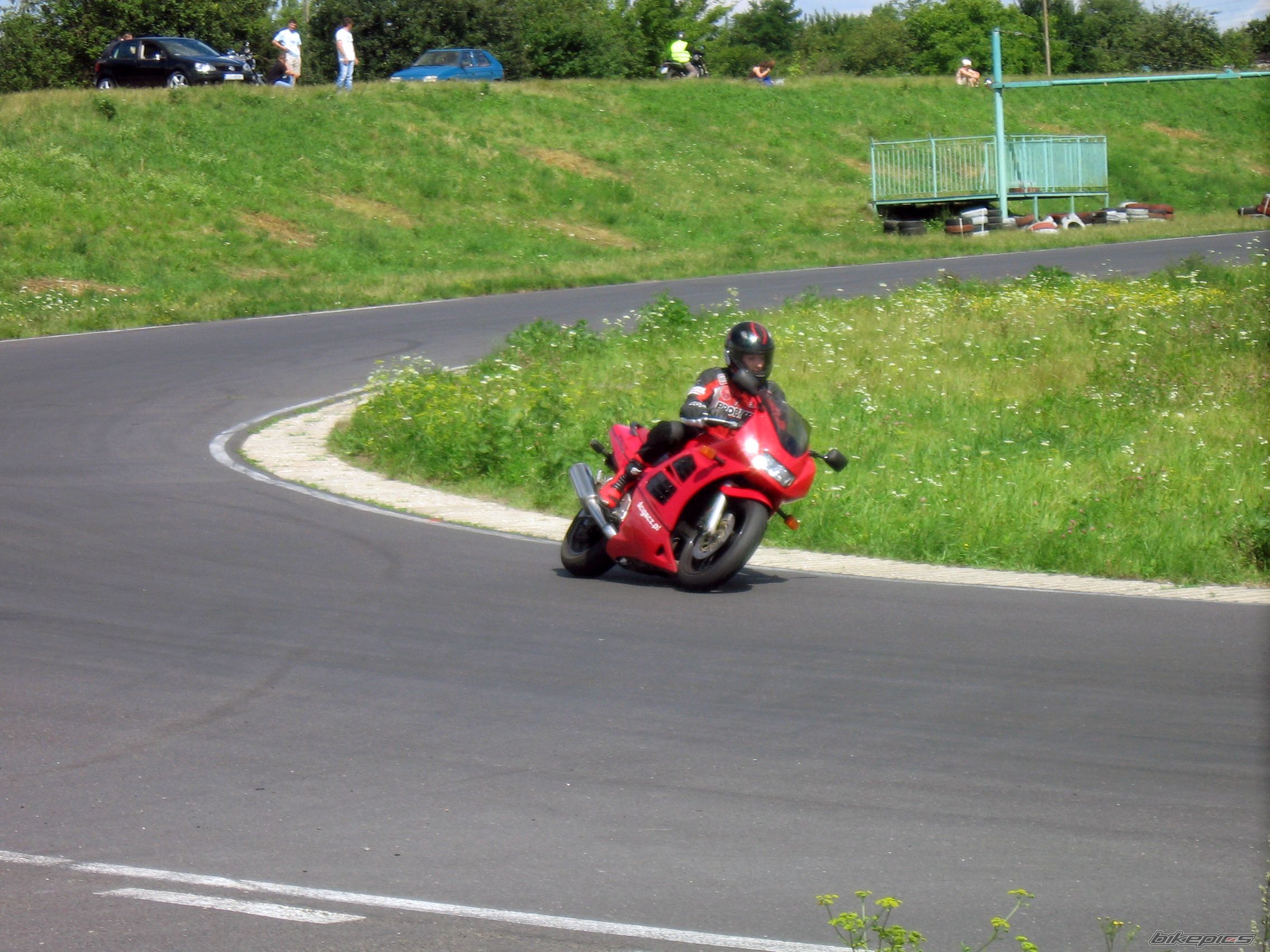 Photo 1369192