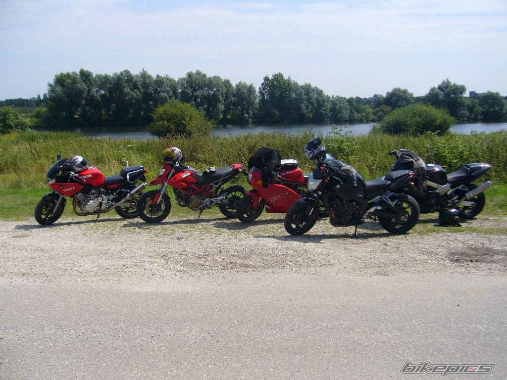 Photo 1369228