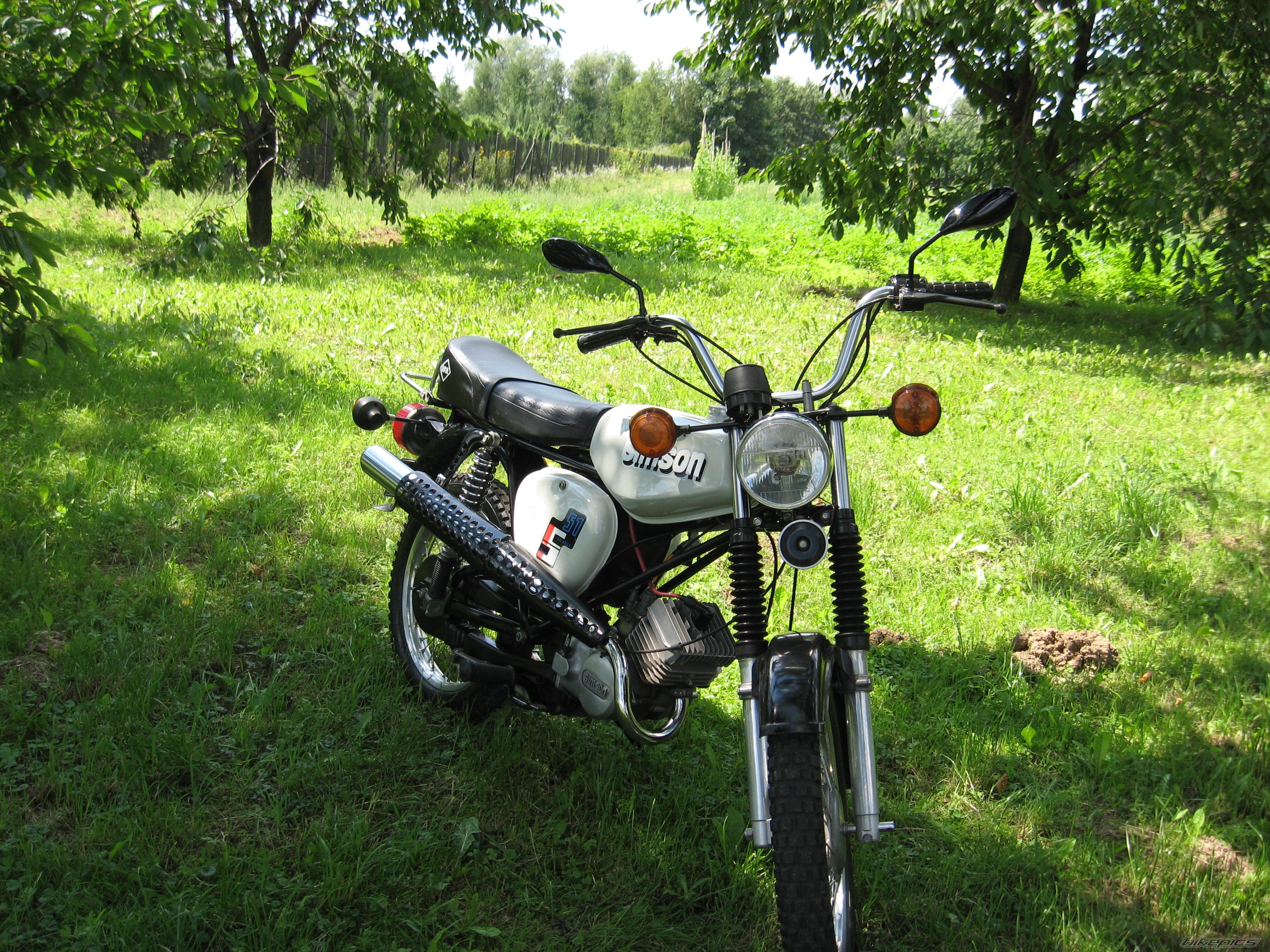 Photo 1369384