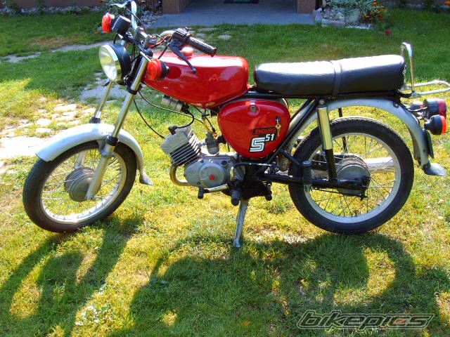Photo 1369409