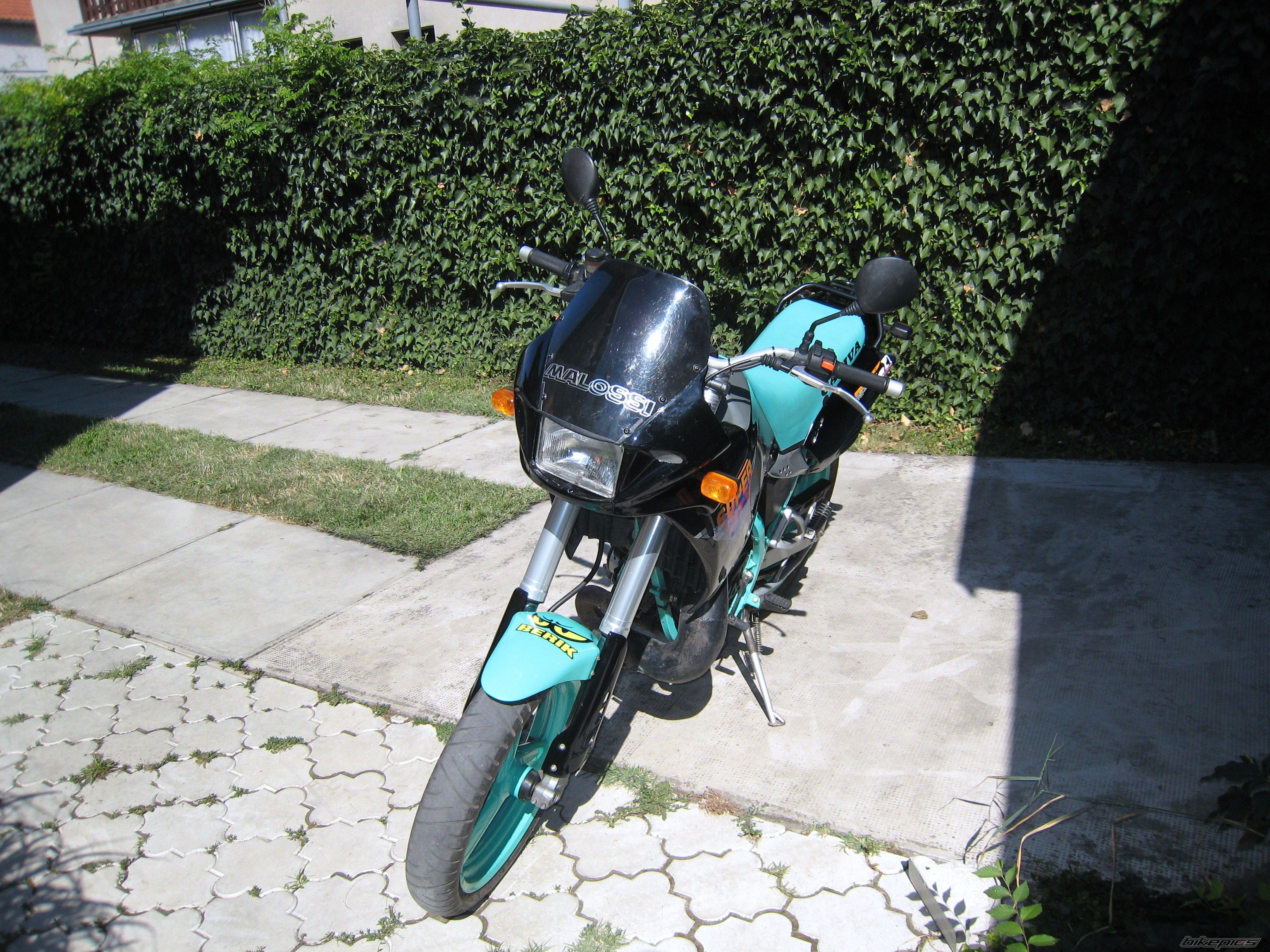 Photo 1369435