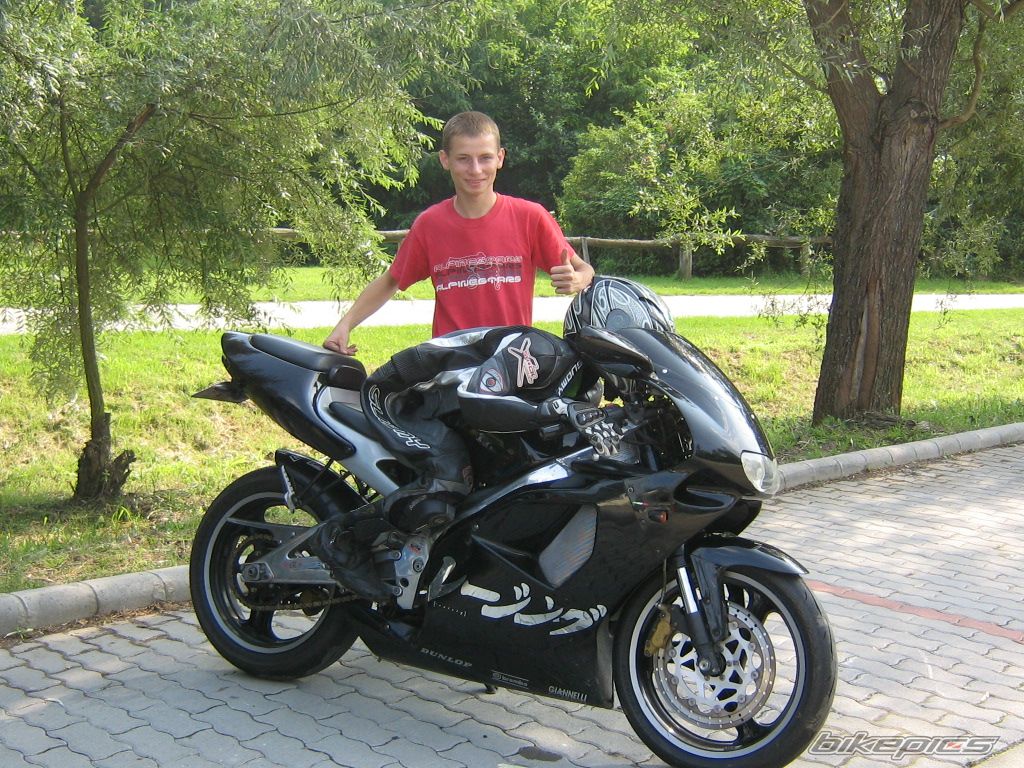 Photo 1369472