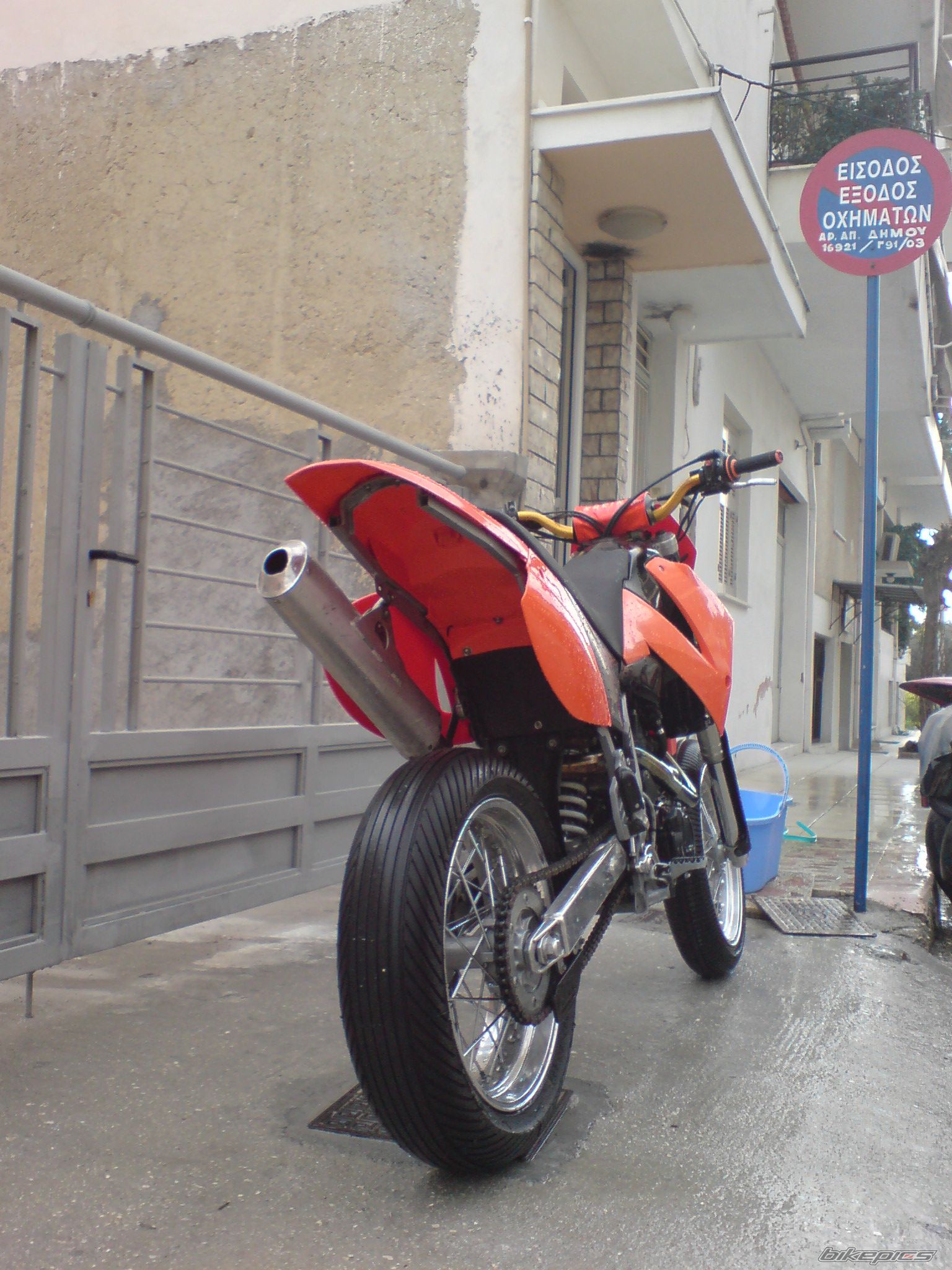 Photo 1369571