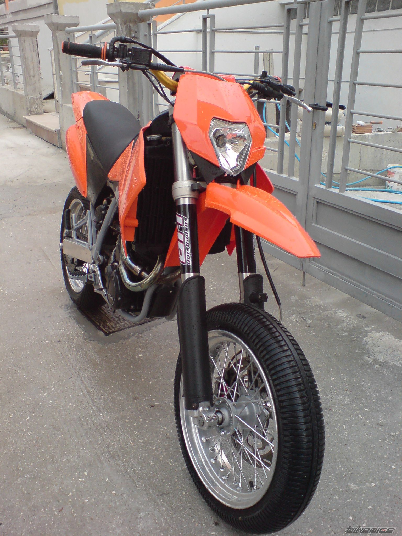 Photo 1369572