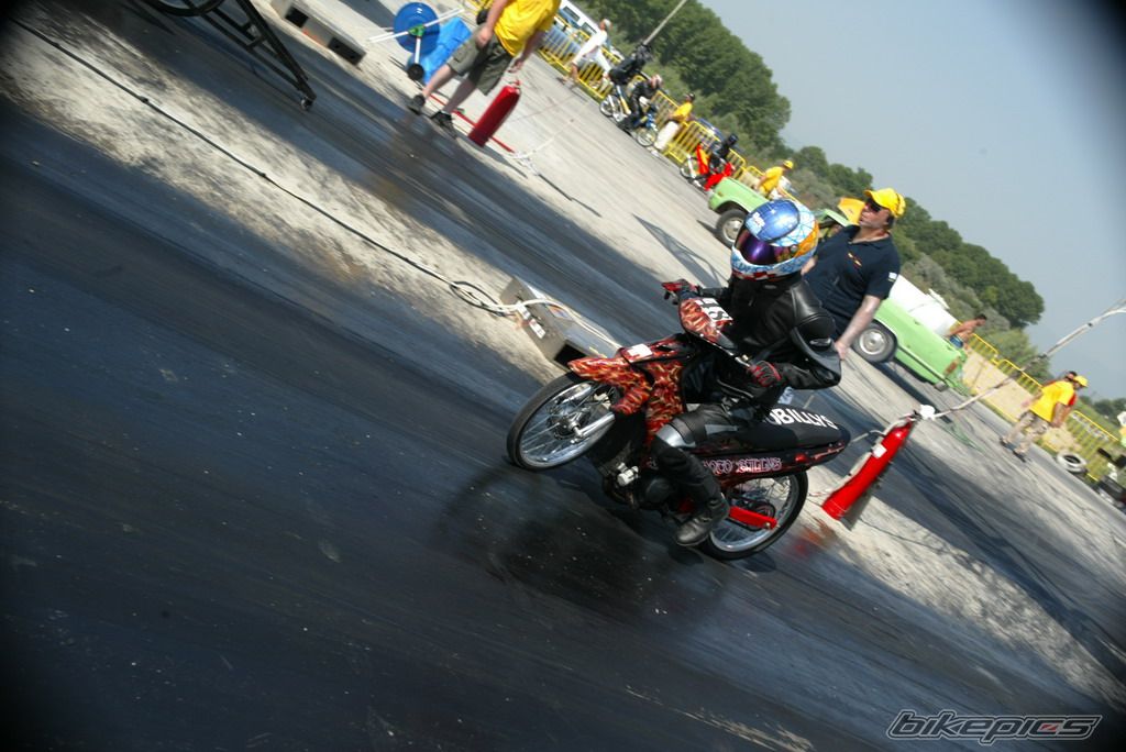 Photo 1369609