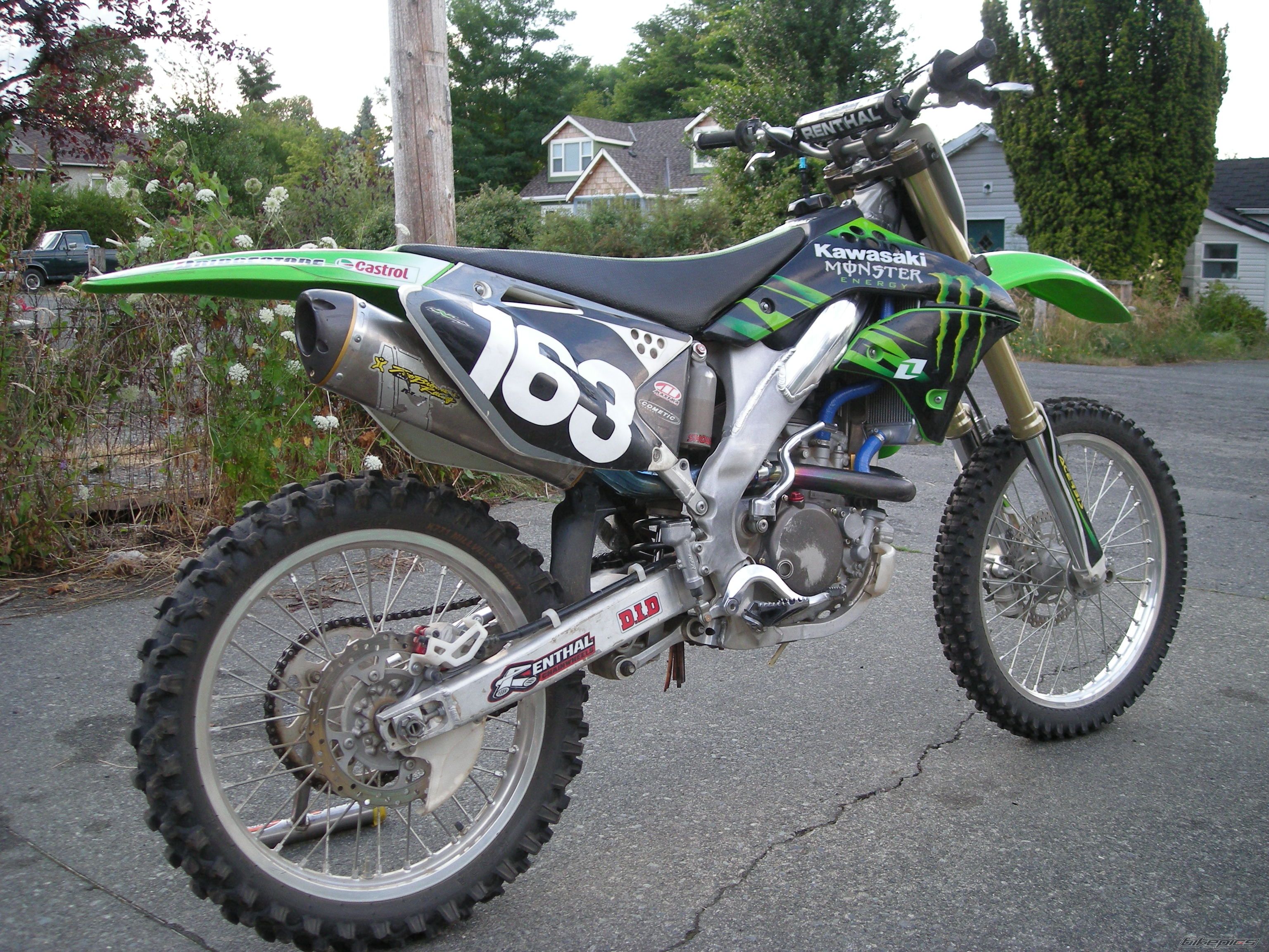 Photo 1369709