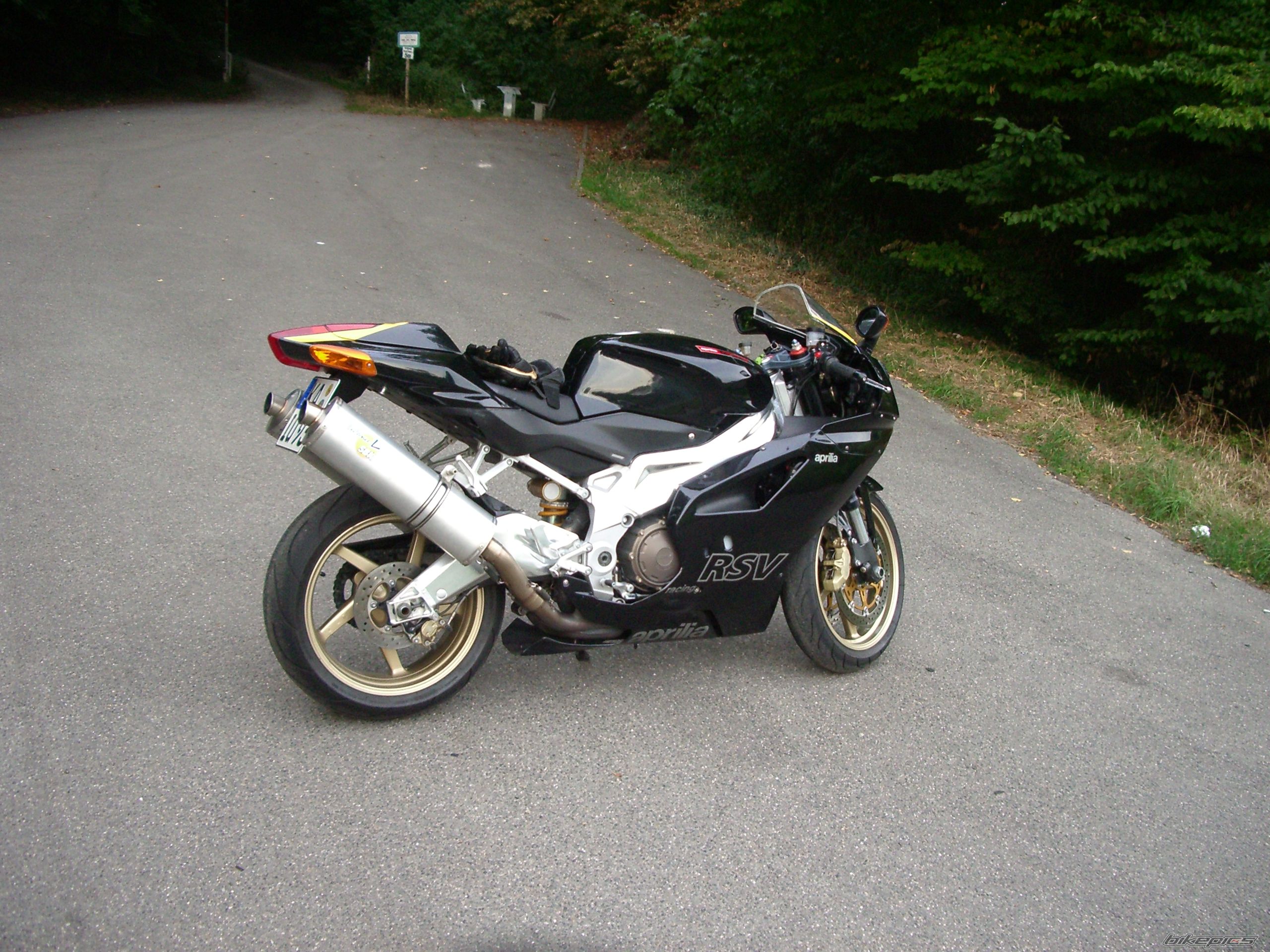 Photo 1369915