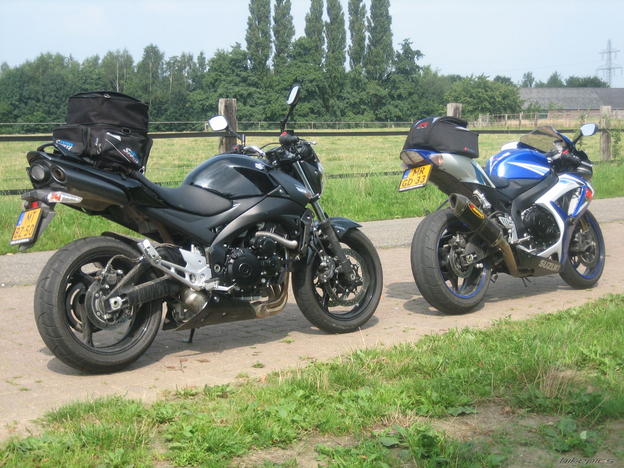 Photo 1371363