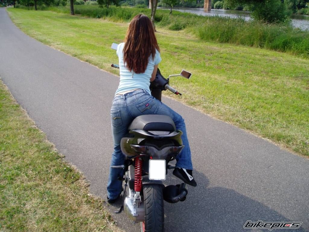 Photo 1371904