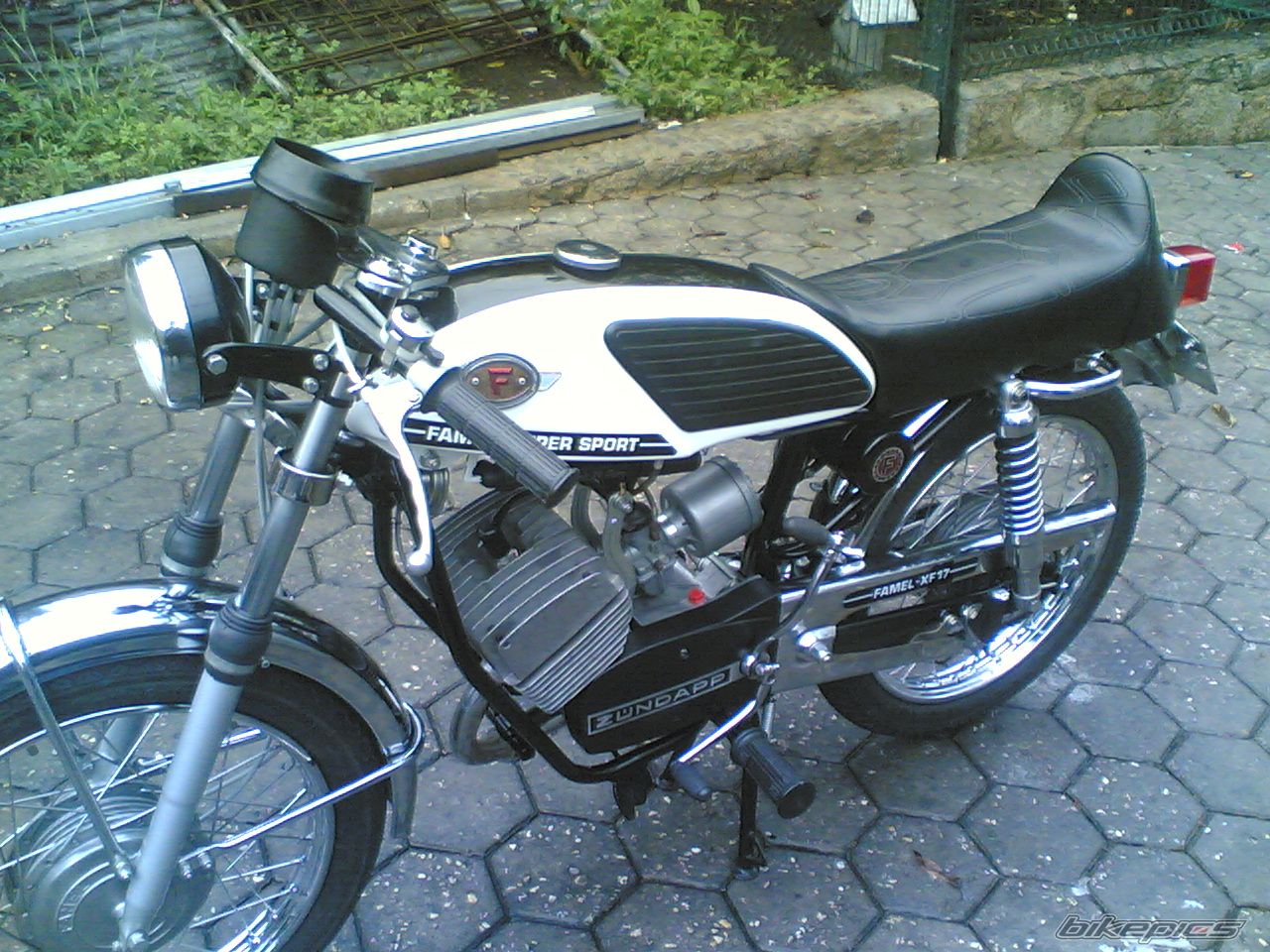 Photo 1371950