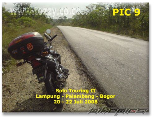 Photo 1372035