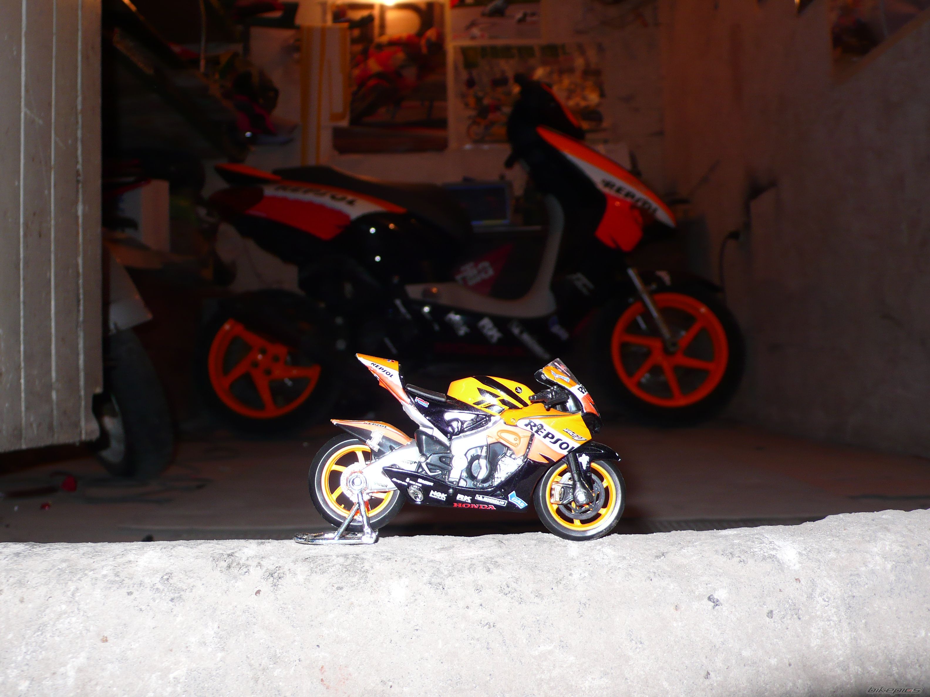 Photo 1372207