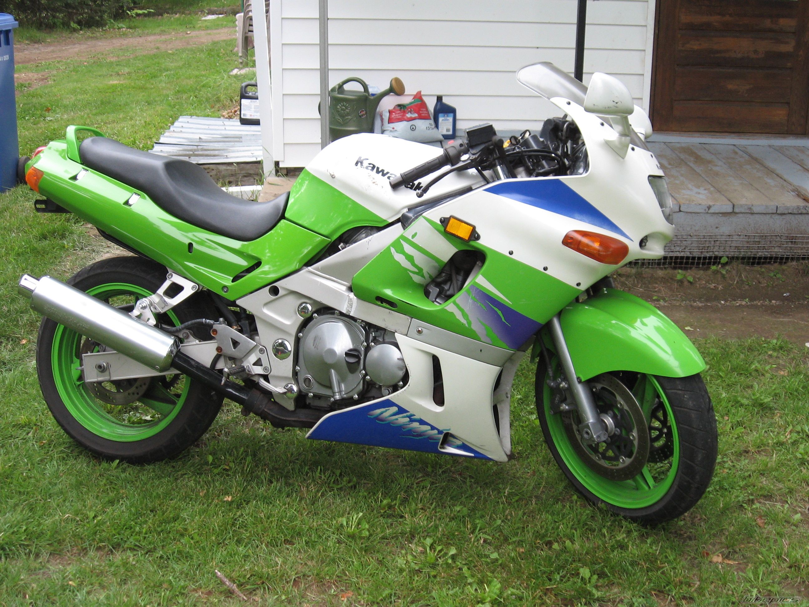 Photo 1372303