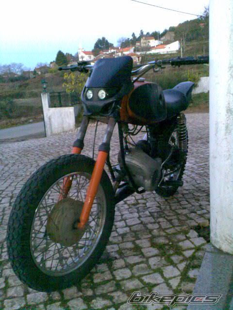 Photo 1372365
