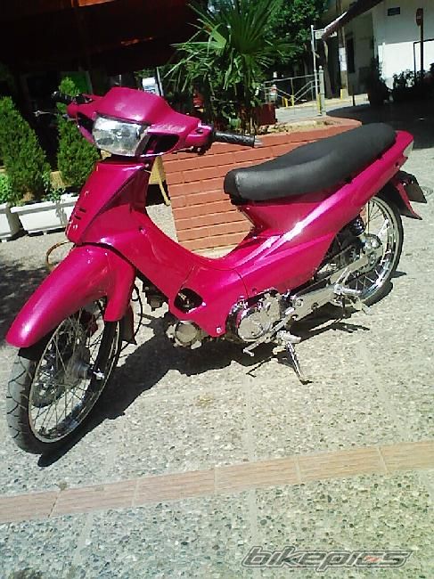 Photo 1372616