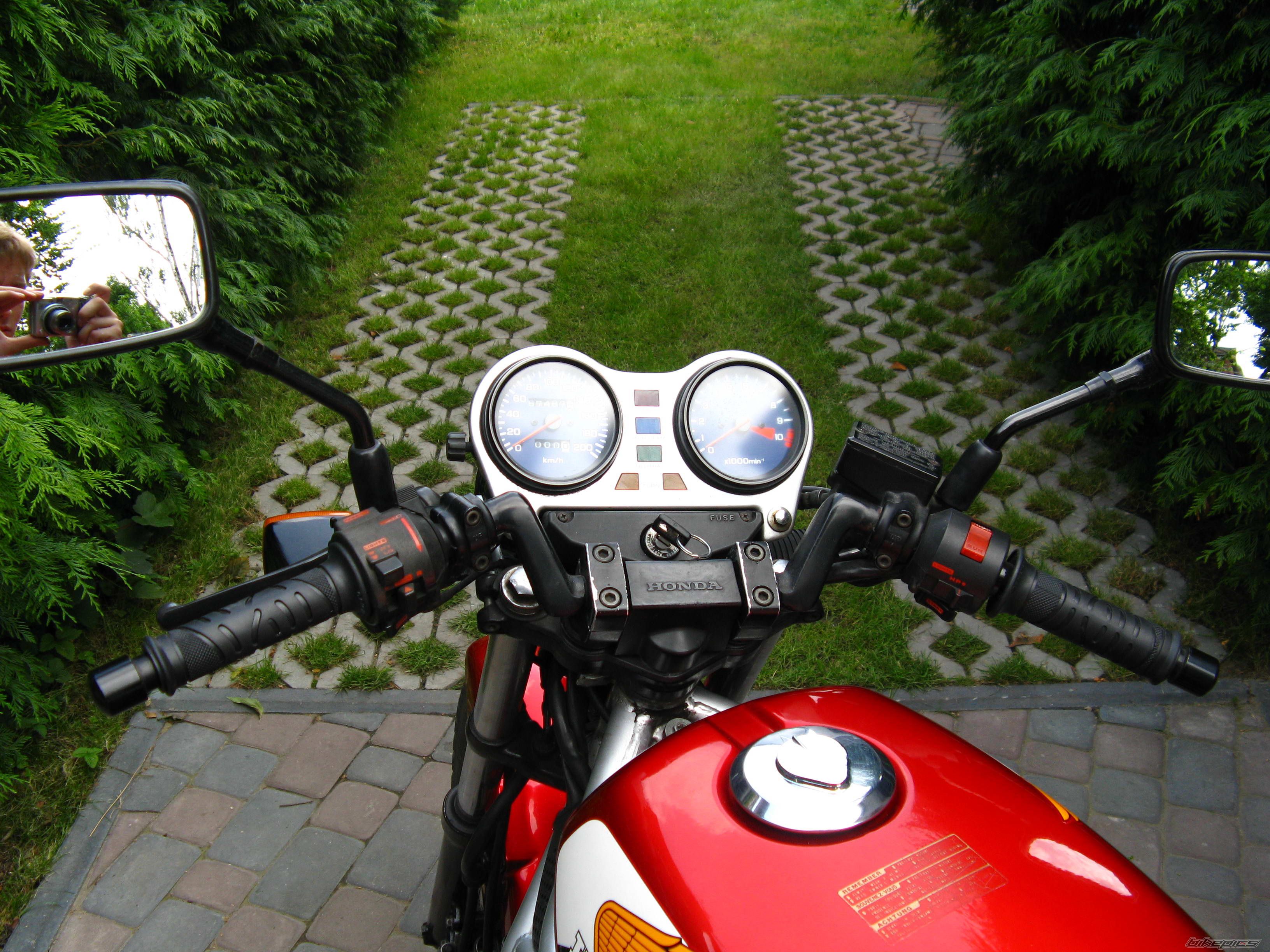 Photo 1373204