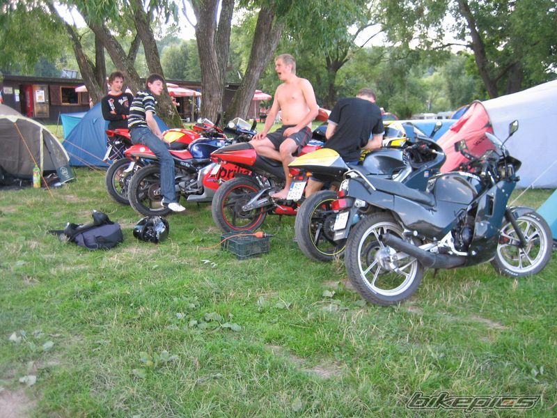 Photo 1373205