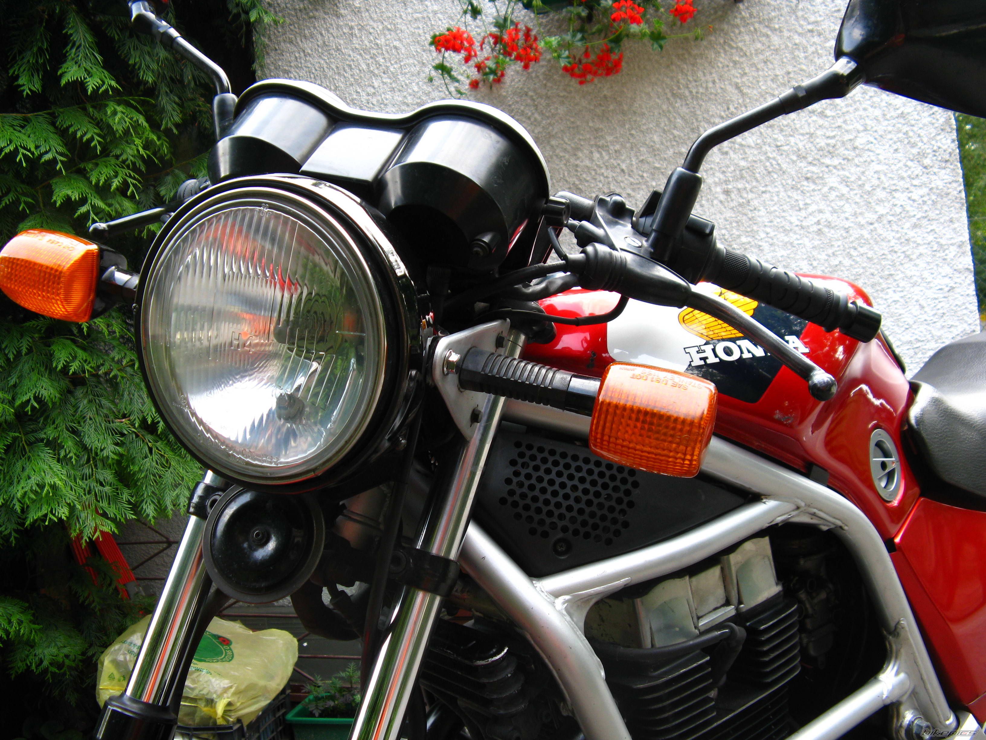 Photo 1373231