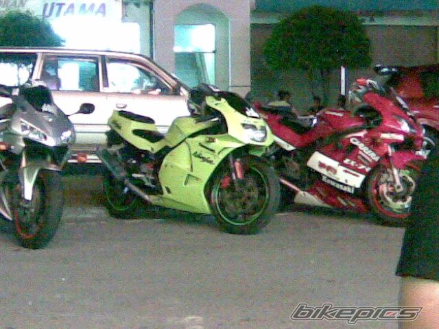 Photo 1373392