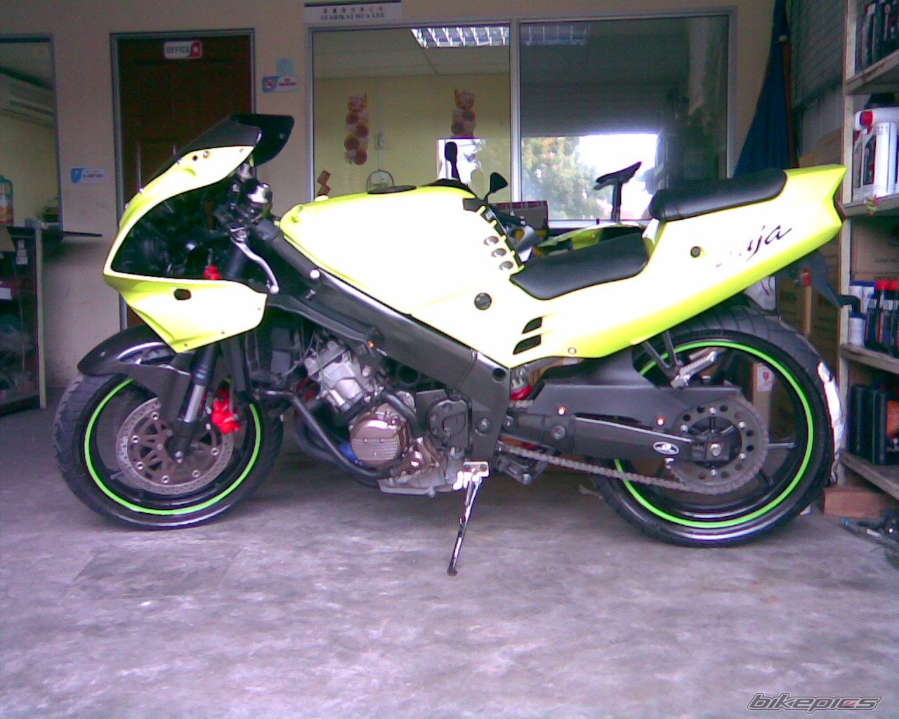 Photo 1373396