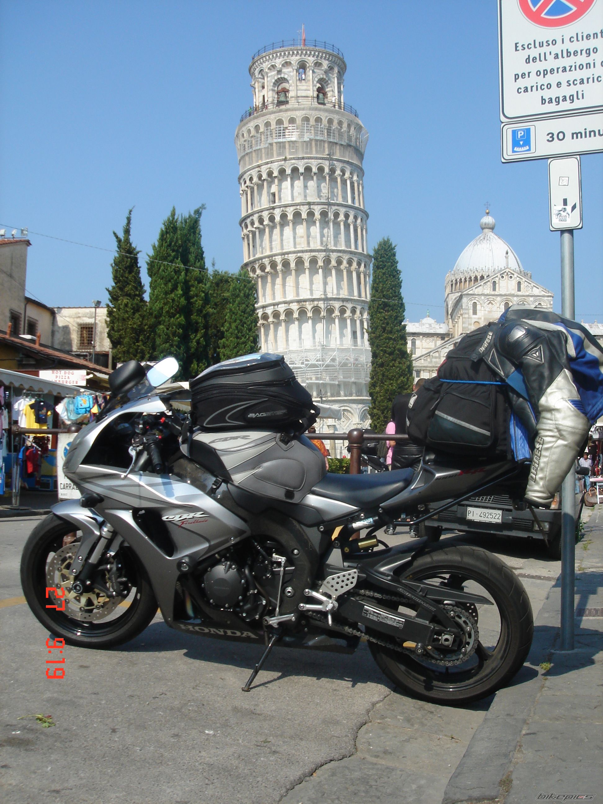 Photo 1373402