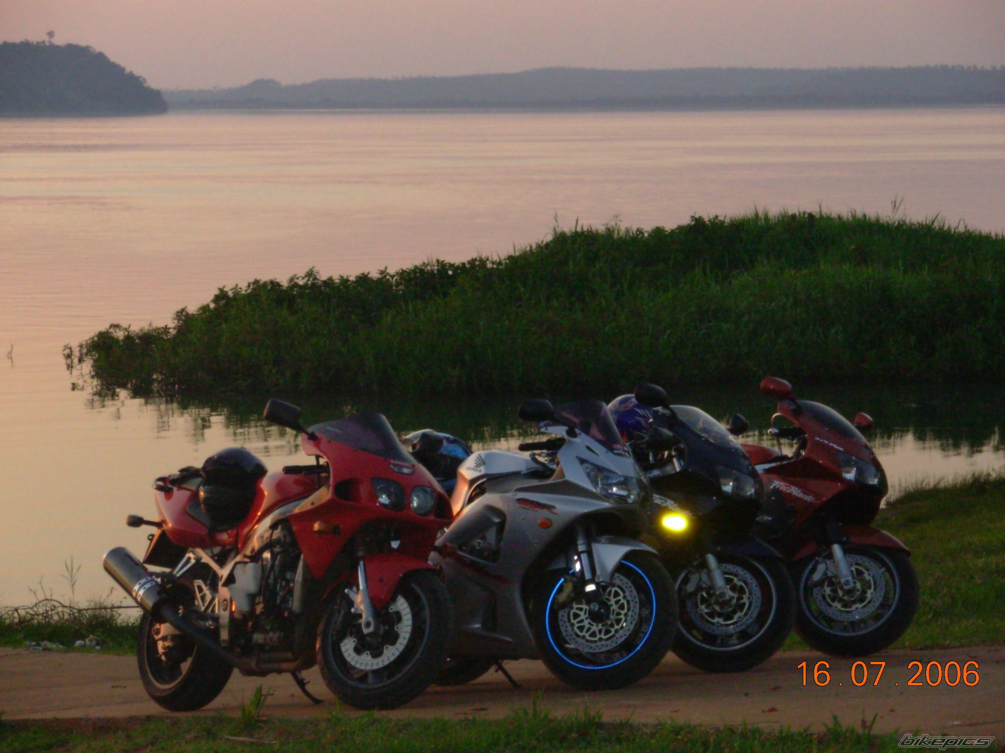 Photo 1373685