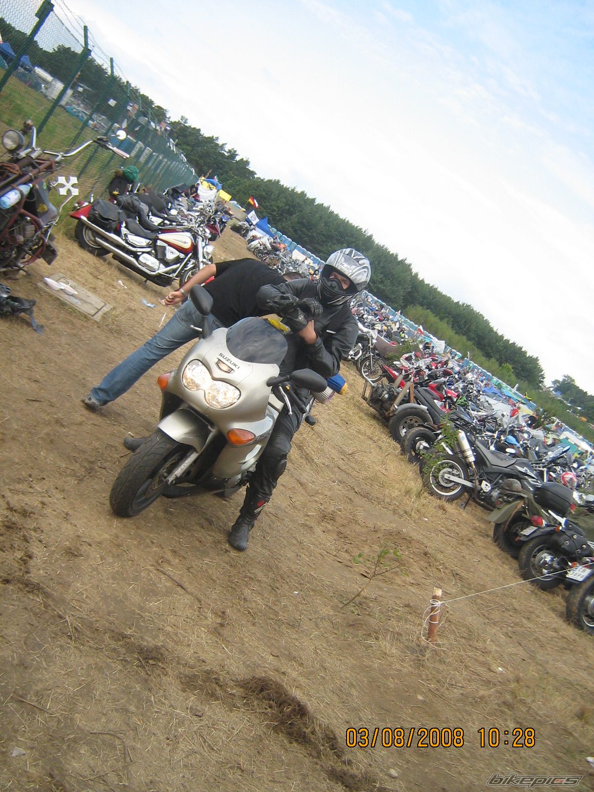Photo 1373929