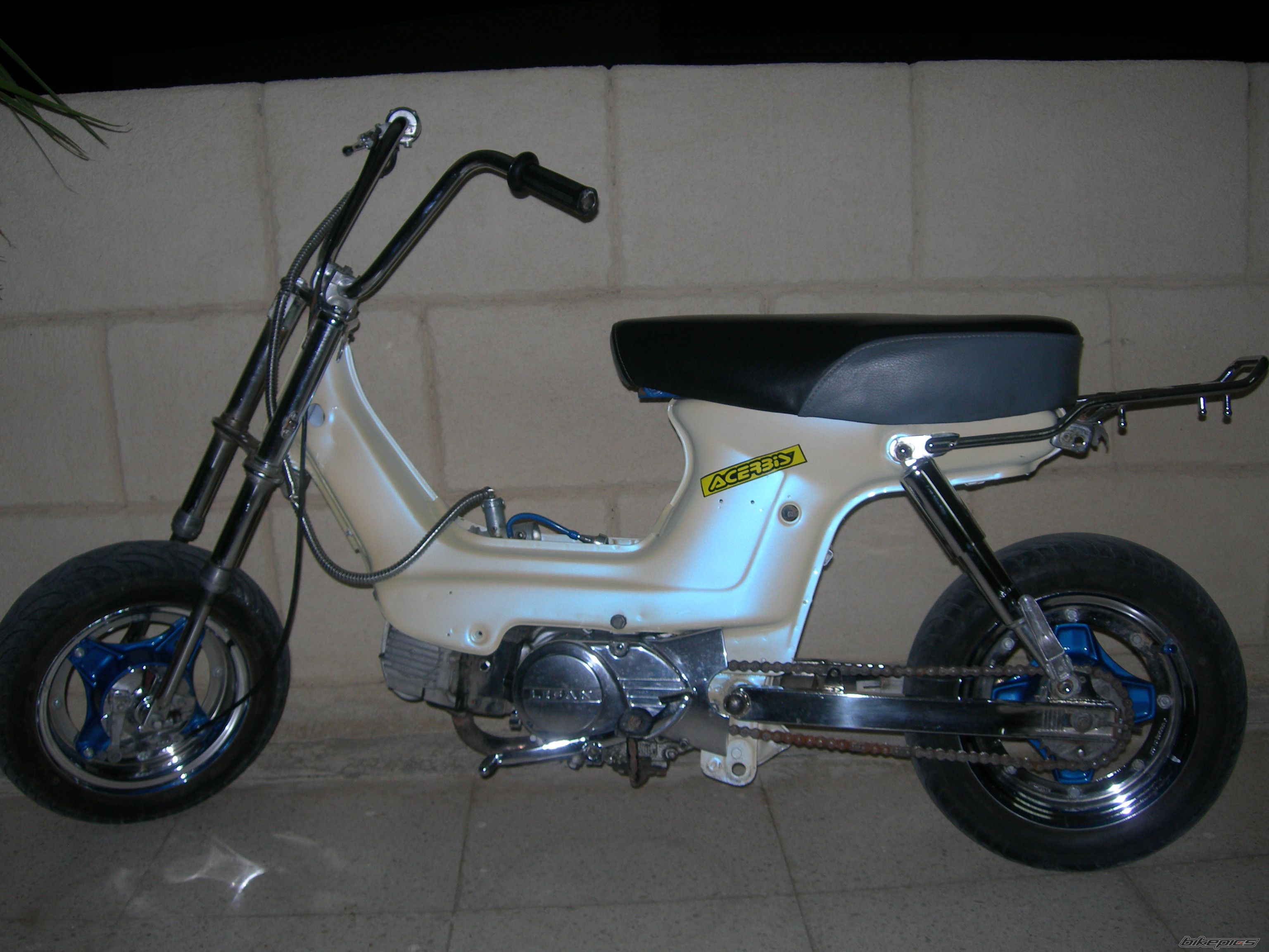 Photo 1373954