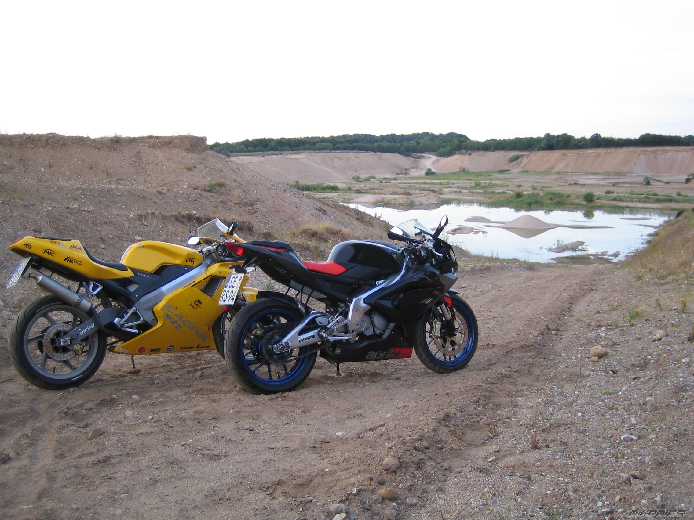 Photo 1374128