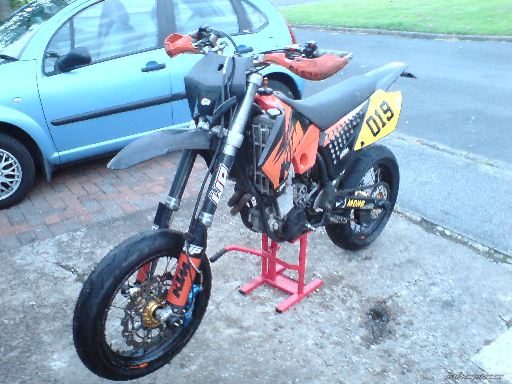 Photo 1374169