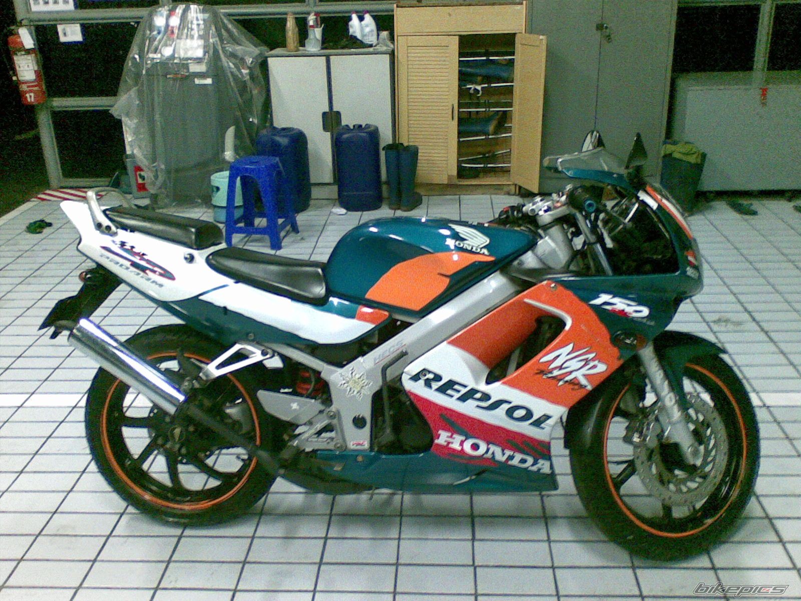 Photo 1374423