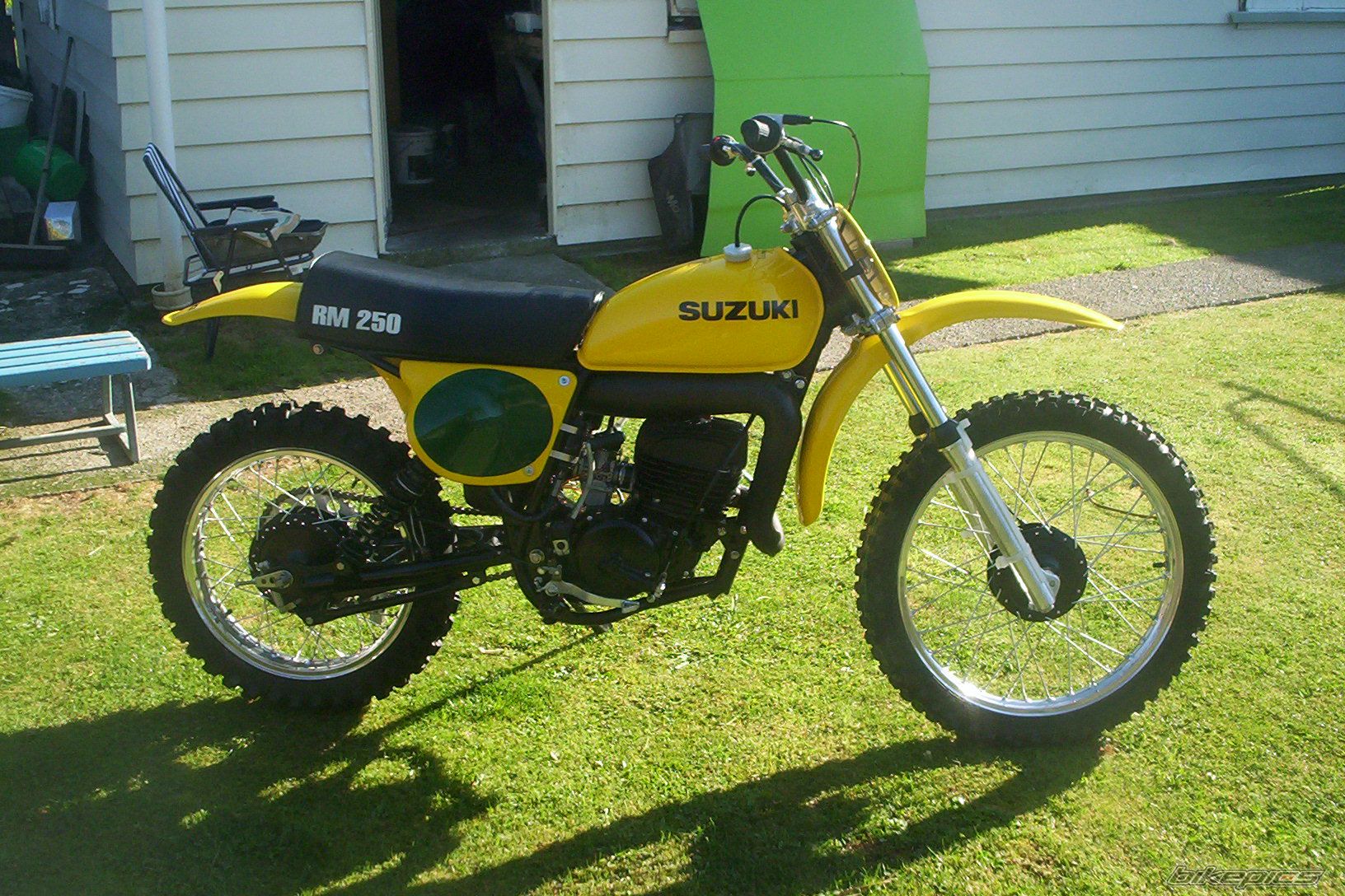 Photo 1374436