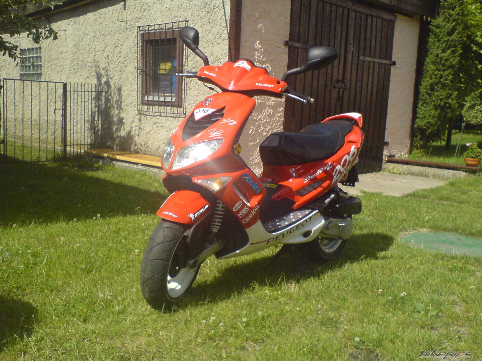 Photo 1374747