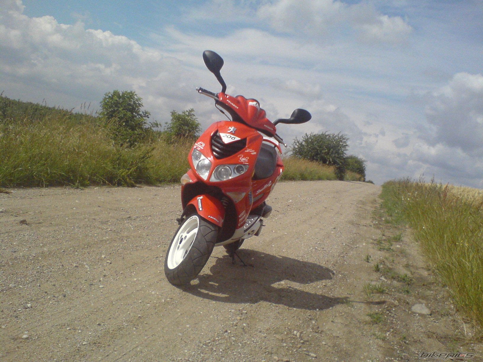 Photo 1374759