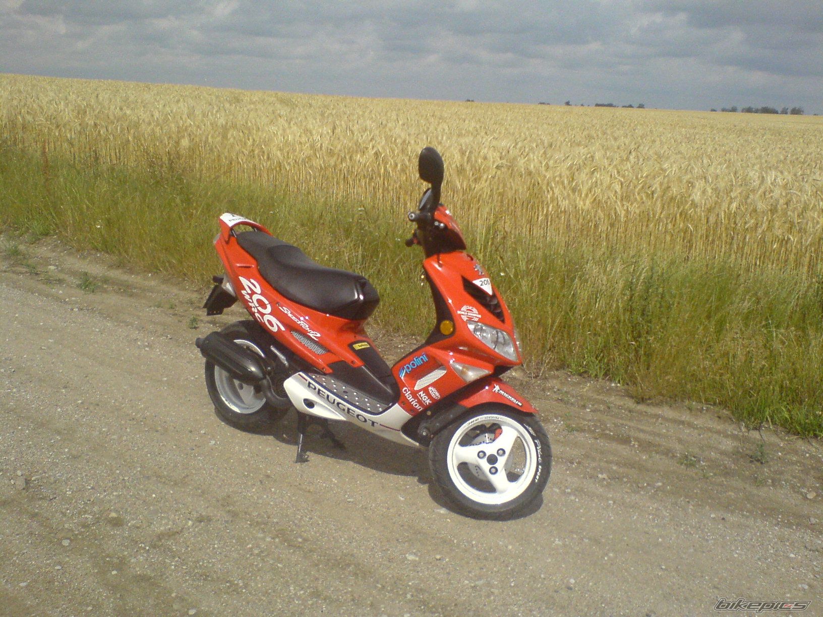 Photo 1374761