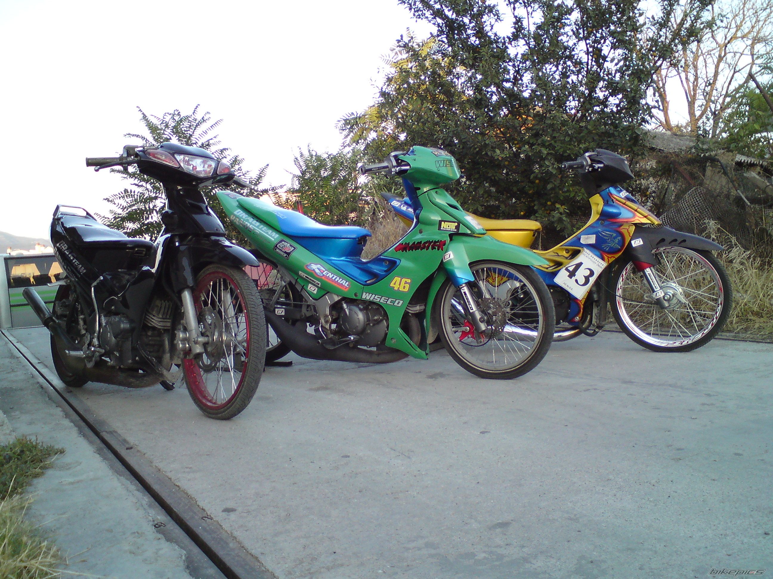 Photo 1374898