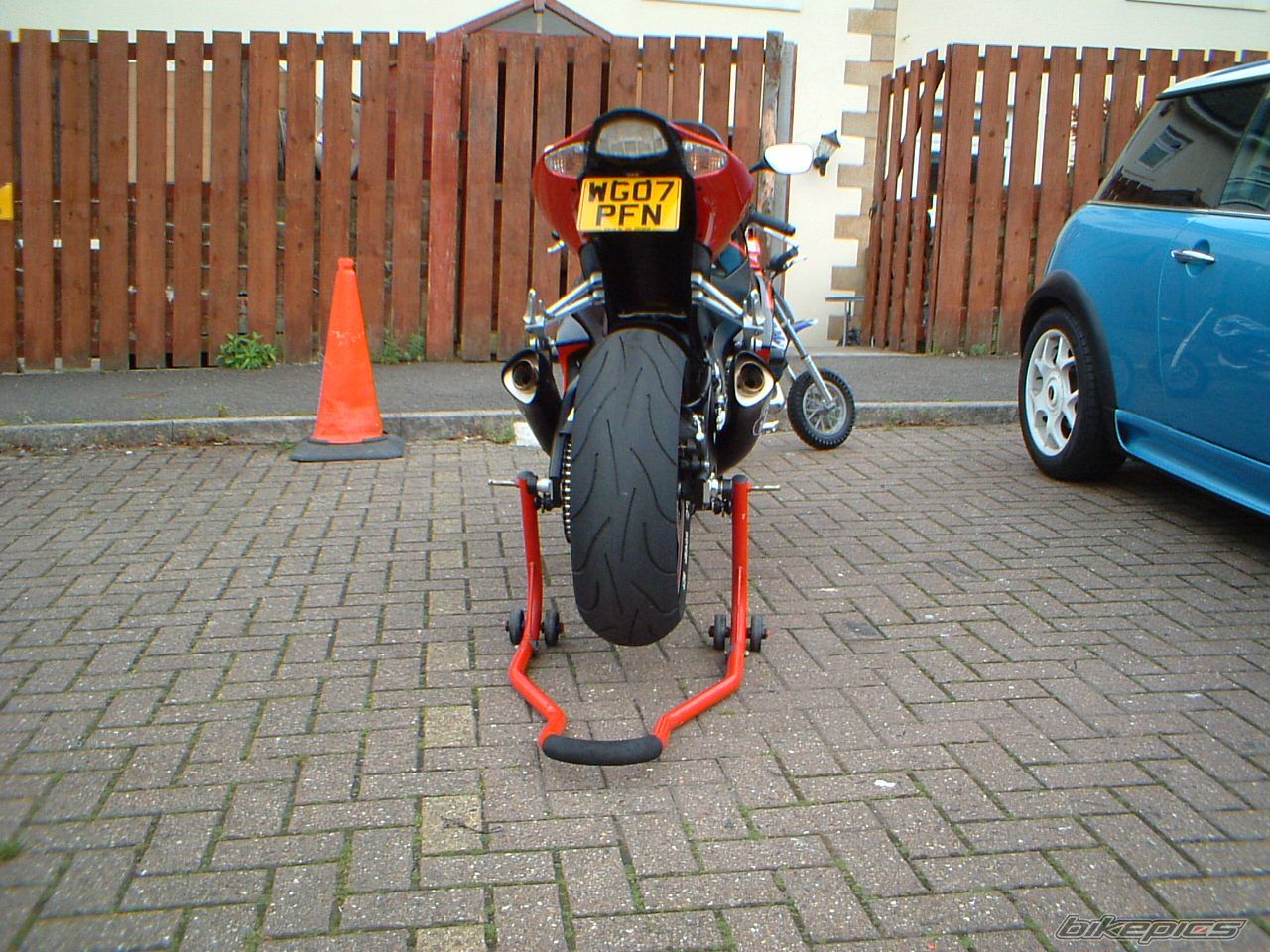 Photo 1375096