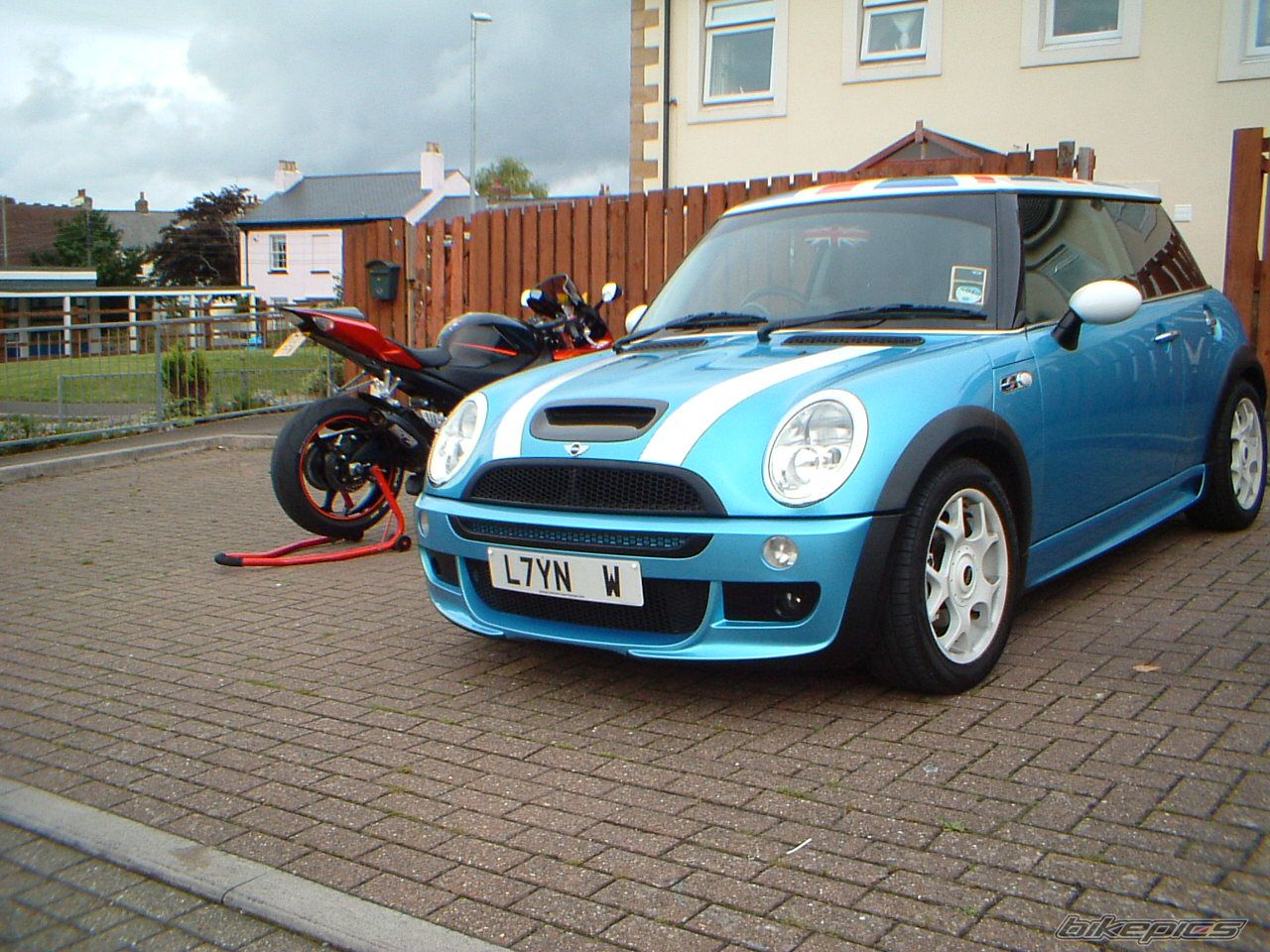 Photo 1375098