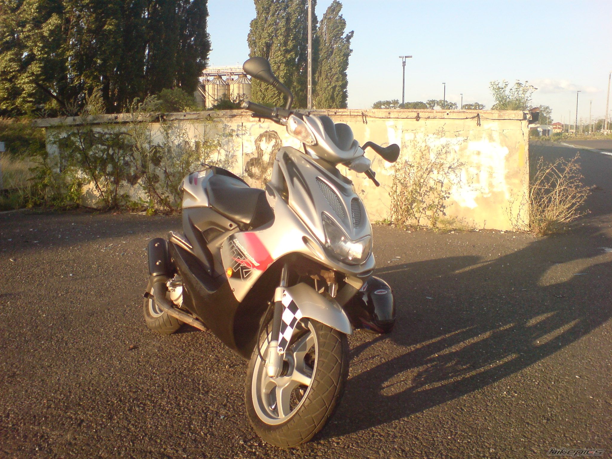 Photo 1375299